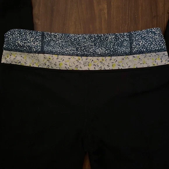 Lululemon Flare Yoga Pants Leggings Sz 6 - Picture 4 of 6